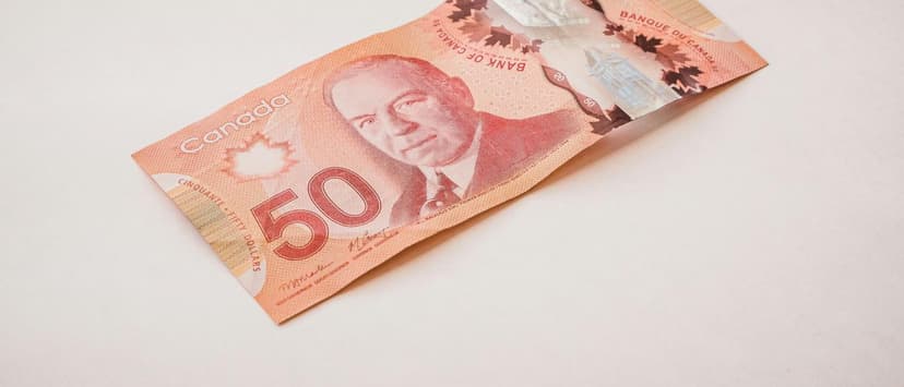 USD/CAD Slips as U.S. Pauses Tariffs on Canada Ahead of Aug. 22 Deadline